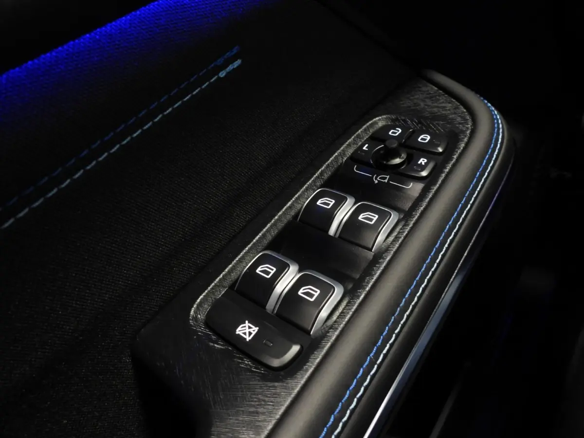 1.5 PHEV BlackLine ZWARTE HEMEL/360CAM/SCHUIFDAK/LED/20"LMV!