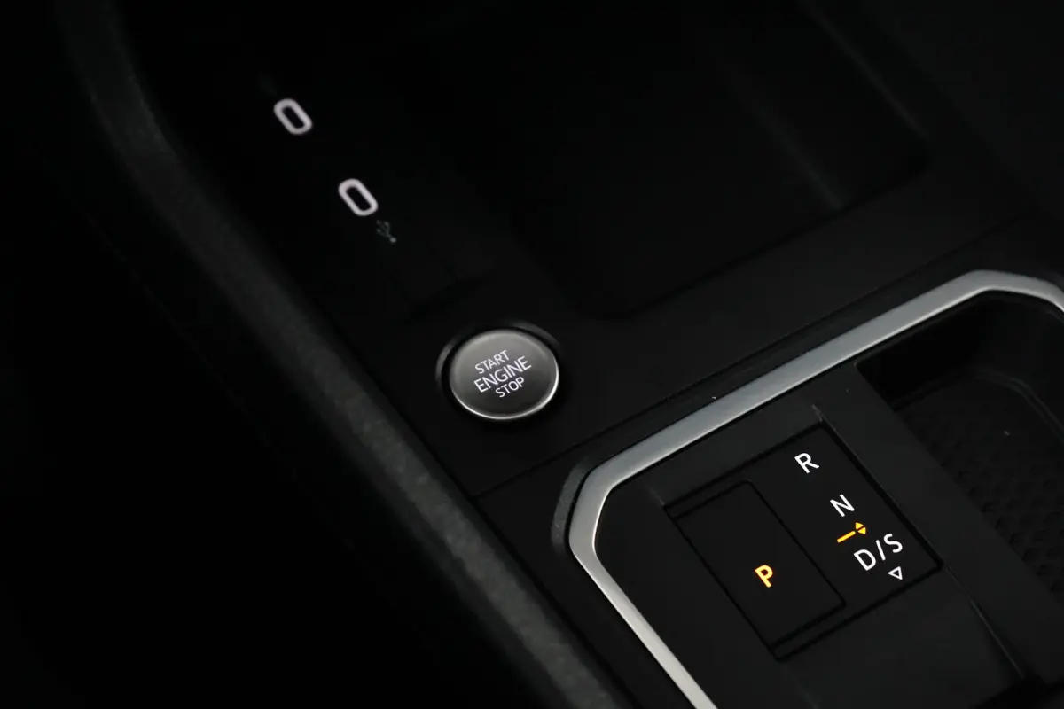Plug-In Hybride Titanium 150pk | Virtual cockpit | Navi | Adaptive cruise | All season | 2026 auto! |