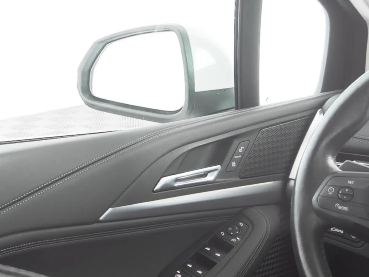 225 xDrive Luxury Line | Keyless | Camera | Sportstoelen | PHEV | !