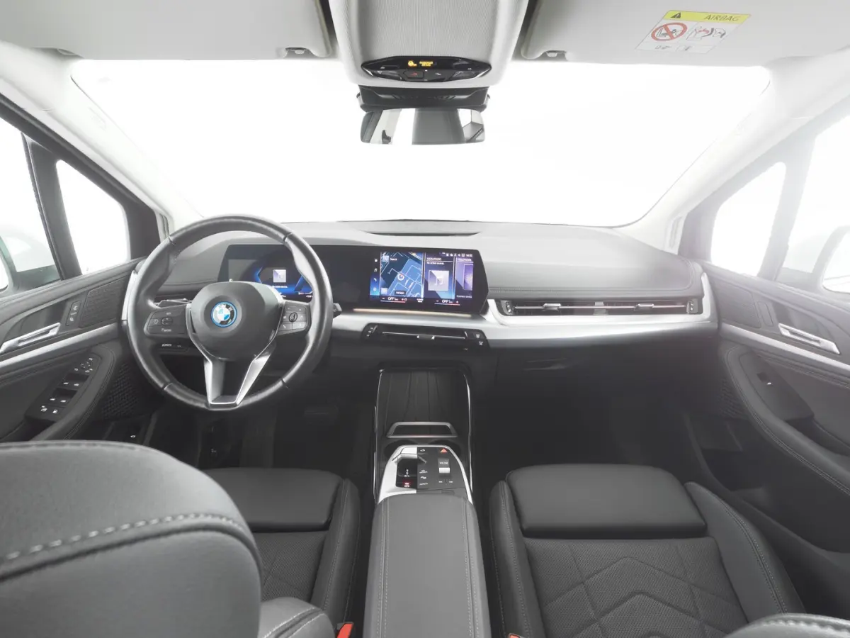 225 xDrive Luxury Line | Keyless | Camera | Sportstoelen | PHEV | !