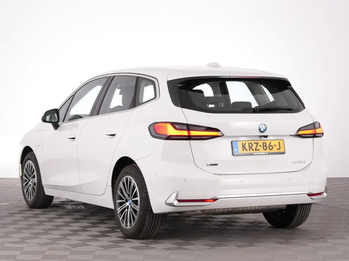 225 xDrive Luxury Line | Keyless | Camera | Sportstoelen | PHEV | !