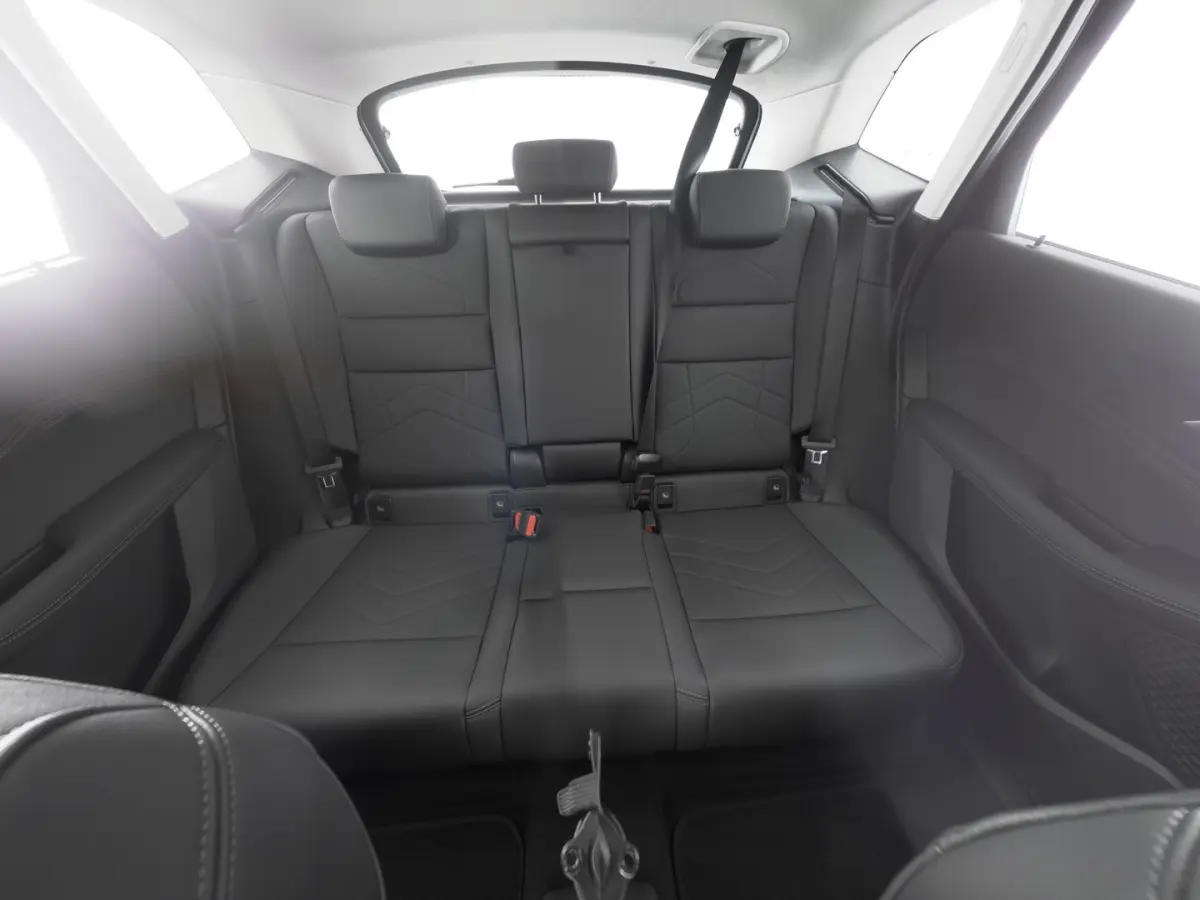 225 xDrive Luxury Line | Keyless | Camera | Sportstoelen | PHEV | !