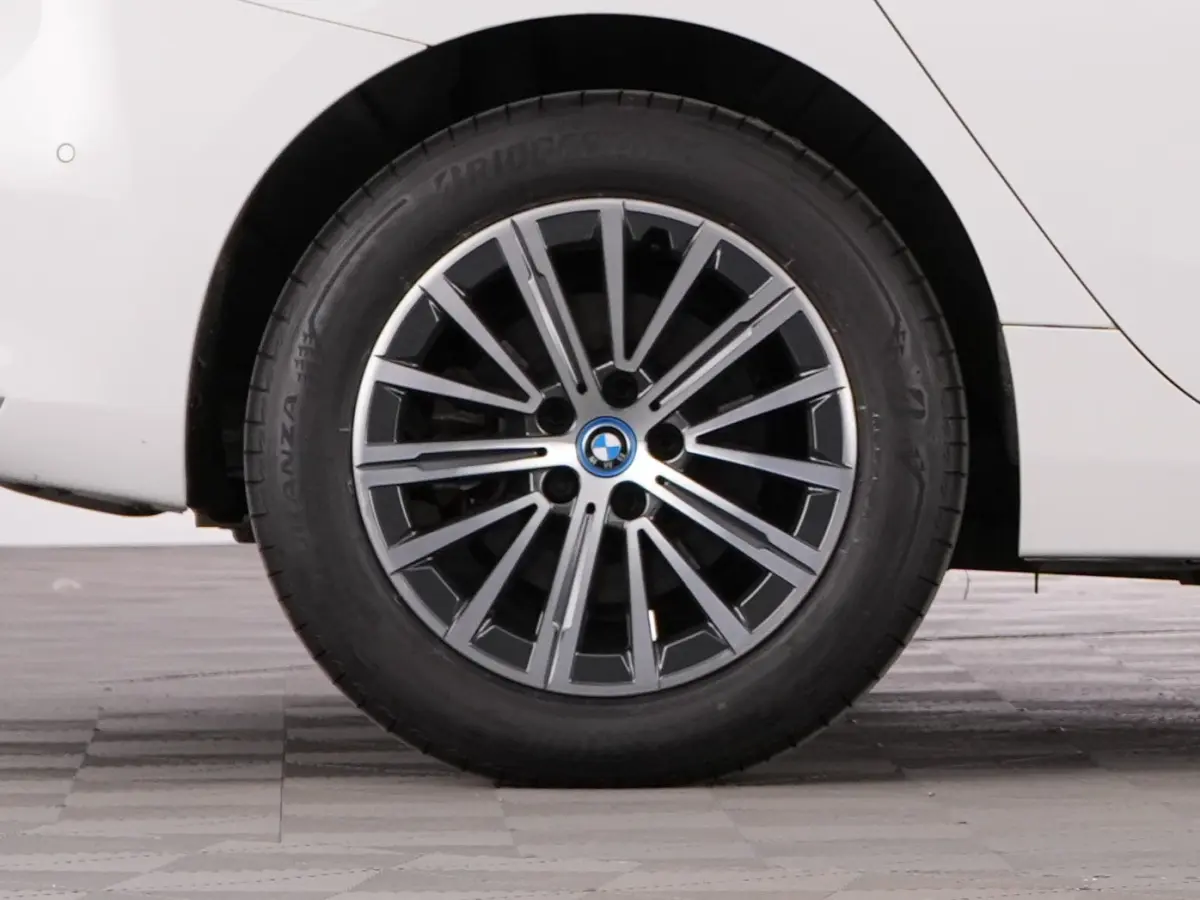 225 xDrive Luxury Line | Keyless | Camera | Sportstoelen | PHEV | !