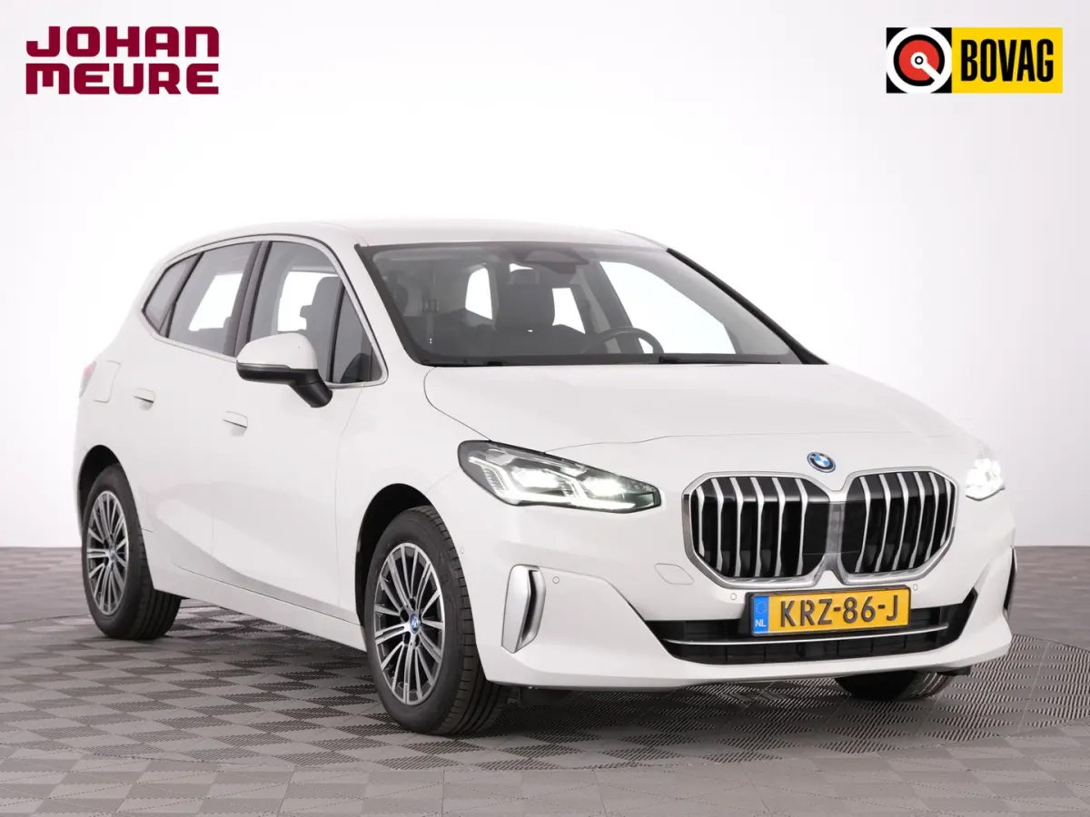 225 xDrive Luxury Line | Keyless | Camera | Sportstoelen | PHEV | !
