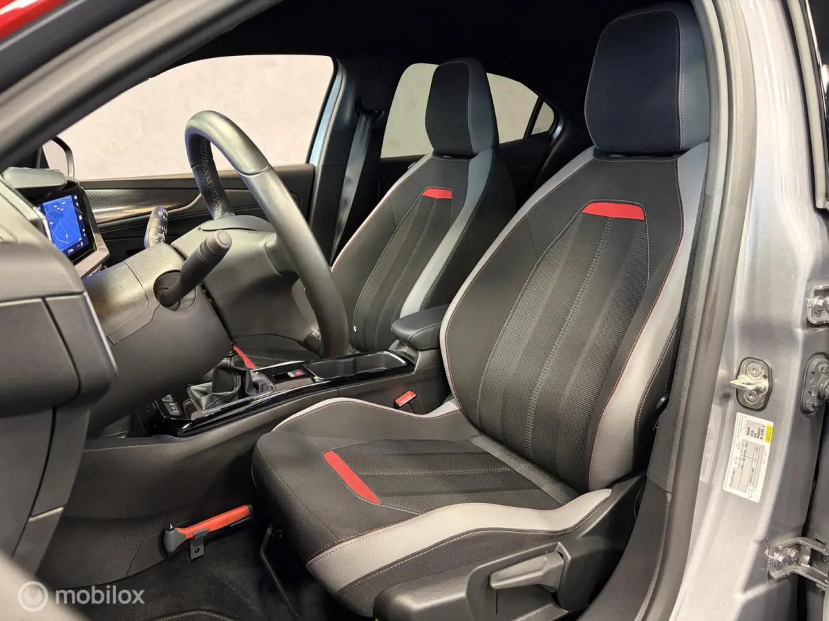1.2 Level 4 LED / NAVI / CAMERA / CARPLAY / CRUISE / TREKHAAK / ALL SEASONS