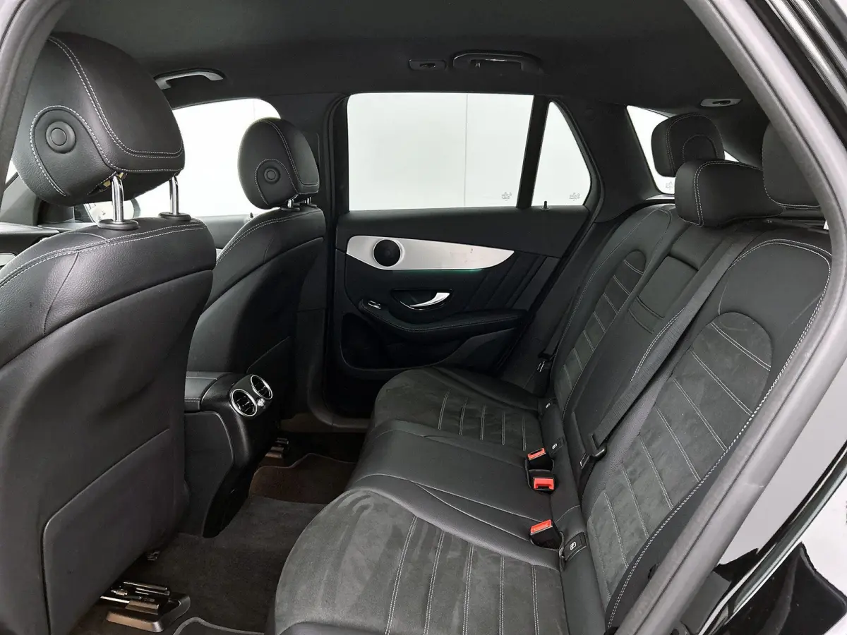 4MATIC AMG Line | 360 CAMERA | HEAD-UP | SFEERVERLICHTING | APPLE CARPLAY / ANDROID AUTO | NAVIGATIE | STOELVERWARMING |