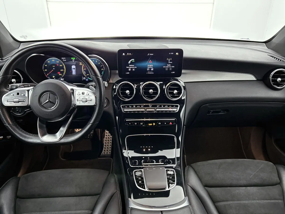 4MATIC AMG Line | 360 CAMERA | HEAD-UP | SFEERVERLICHTING | APPLE CARPLAY / ANDROID AUTO | NAVIGATIE | STOELVERWARMING |