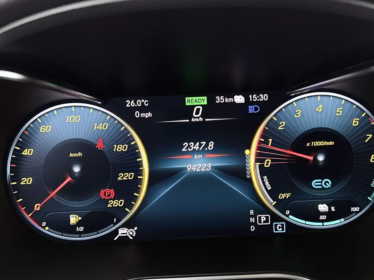 4MATIC AMG Line | 360 CAMERA | HEAD-UP | SFEERVERLICHTING | APPLE CARPLAY / ANDROID AUTO | NAVIGATIE | STOELVERWARMING |