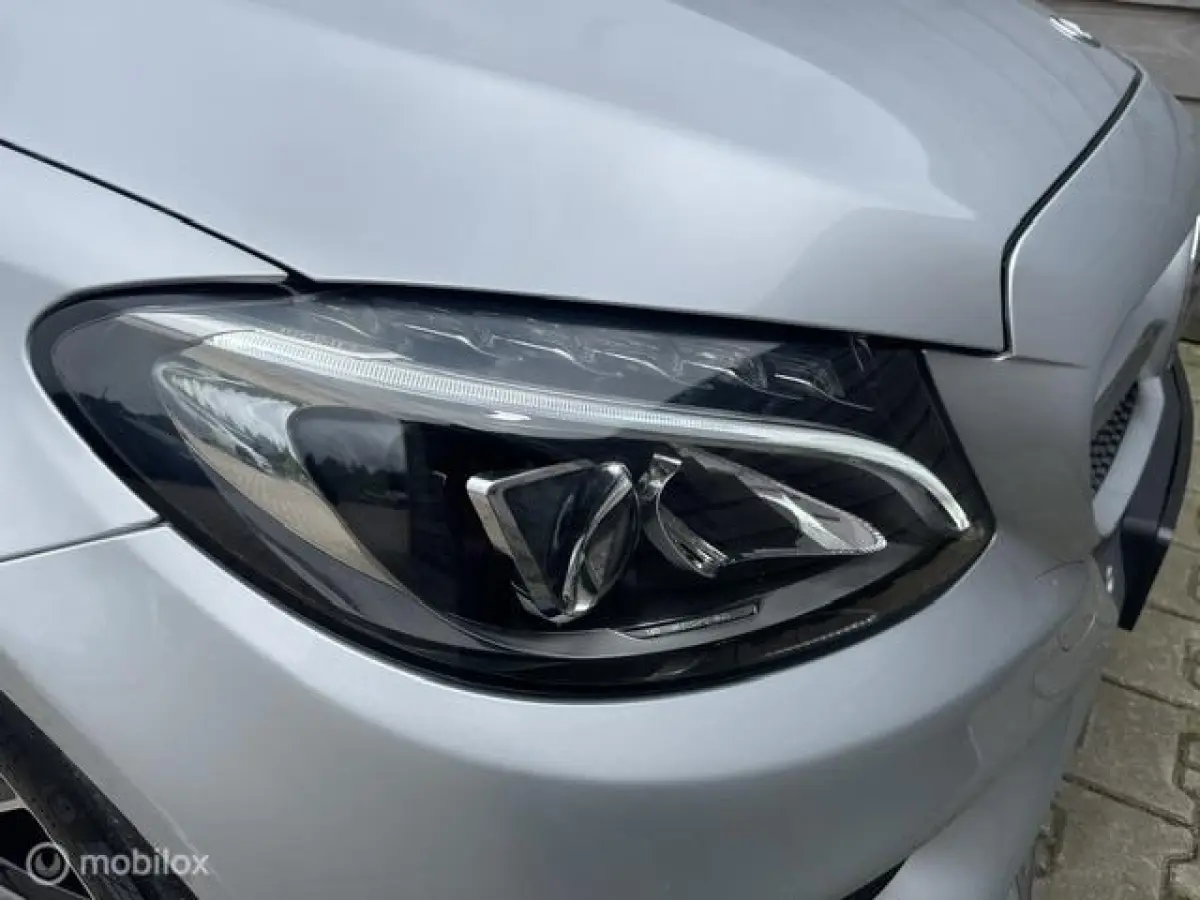 180 Premium Plus Stoel/Nekverw. AMG