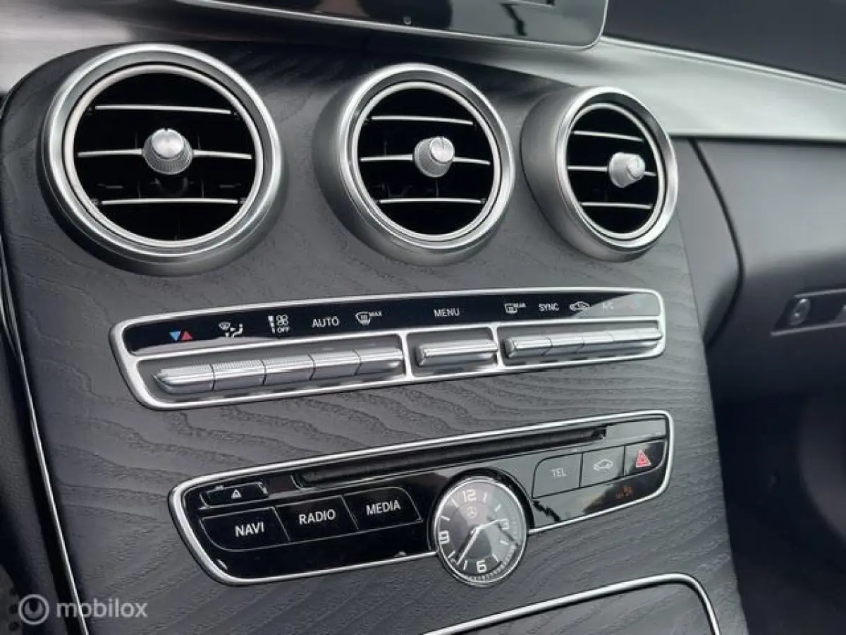 180 Premium Plus Stoel/Nekverw. AMG