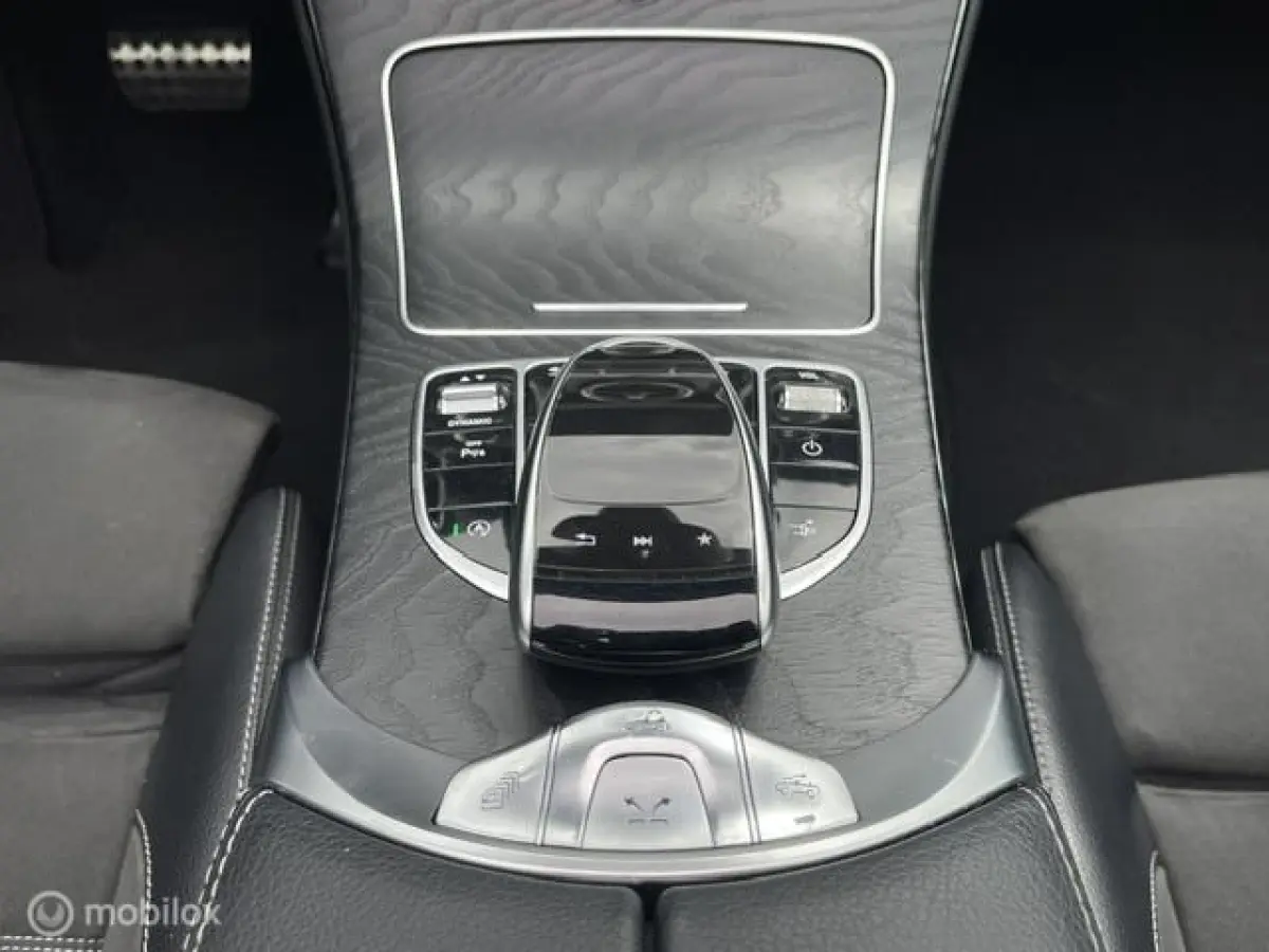 180 Premium Plus Stoel/Nekverw. AMG