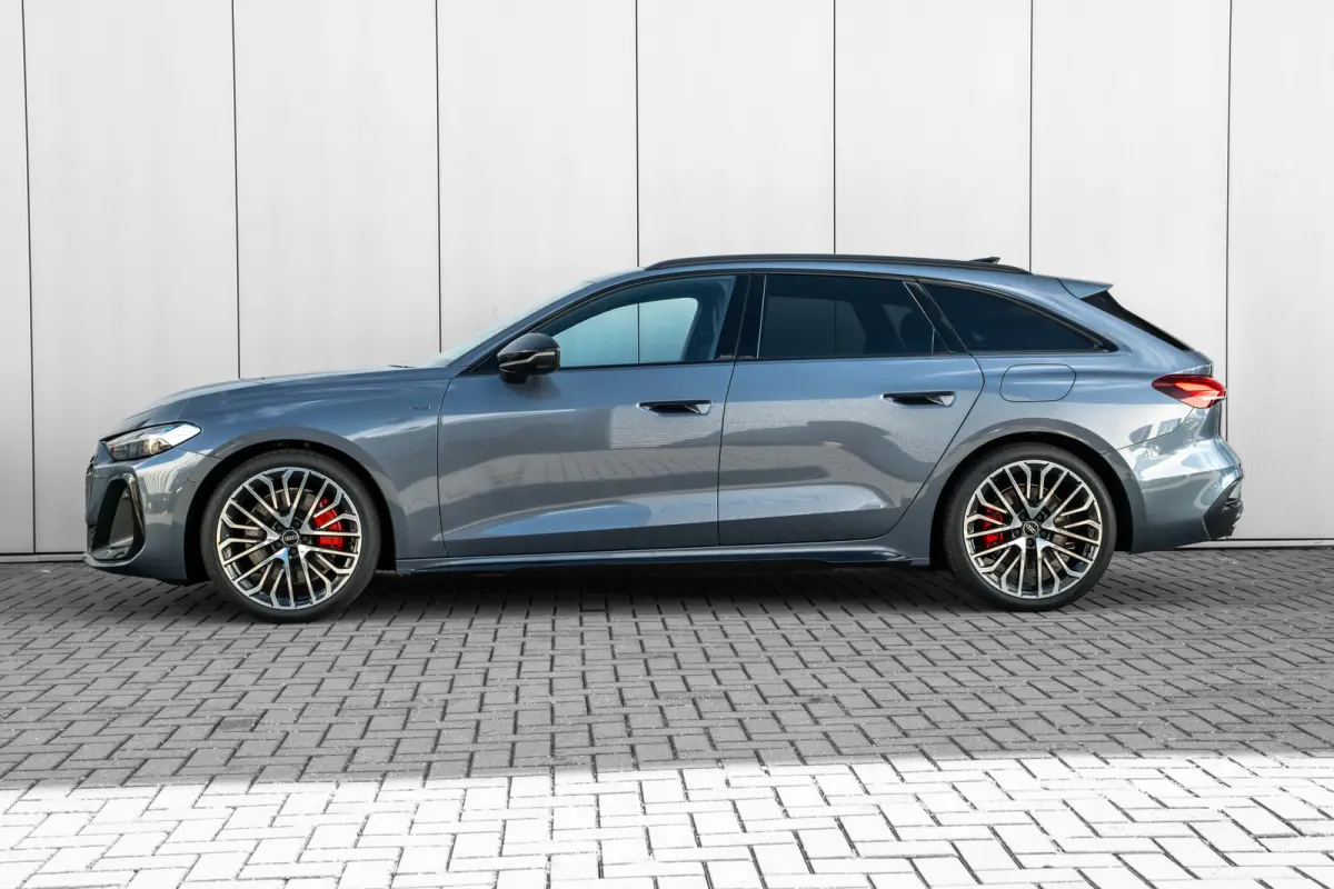 S edition | Adaptive cruise control | Aluminium optiek in het interieur | Audi smartphone interface