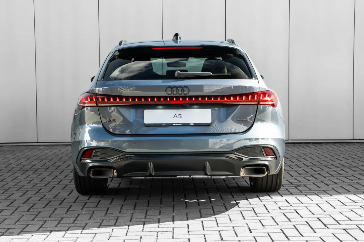 S edition | Adaptive cruise control | Aluminium optiek in het interieur | Audi smartphone interface