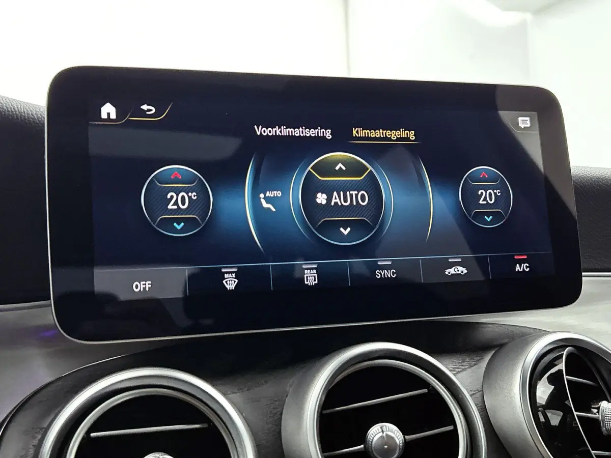 4MATIC Business Solution AMG | Automaat | Apple Carplay/Android Auto | Achteruitrijcamera | Parkeersensoren | Panoramadak | Trekhaak | Burmester |