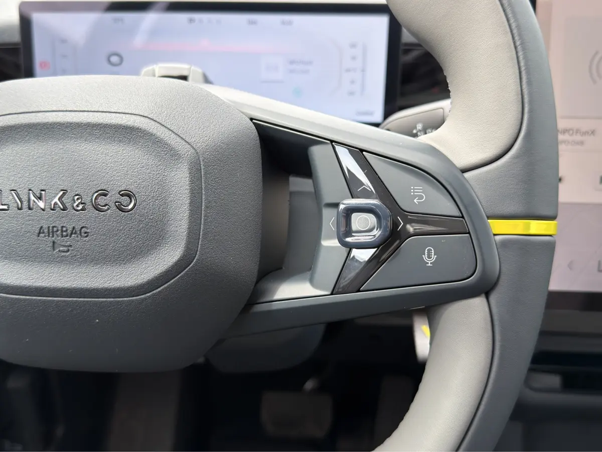 66 kWh More MY27! | 22 kW lader | 360 Camera | Memory seats | High end audio | Apple Carplay/Android Auto |