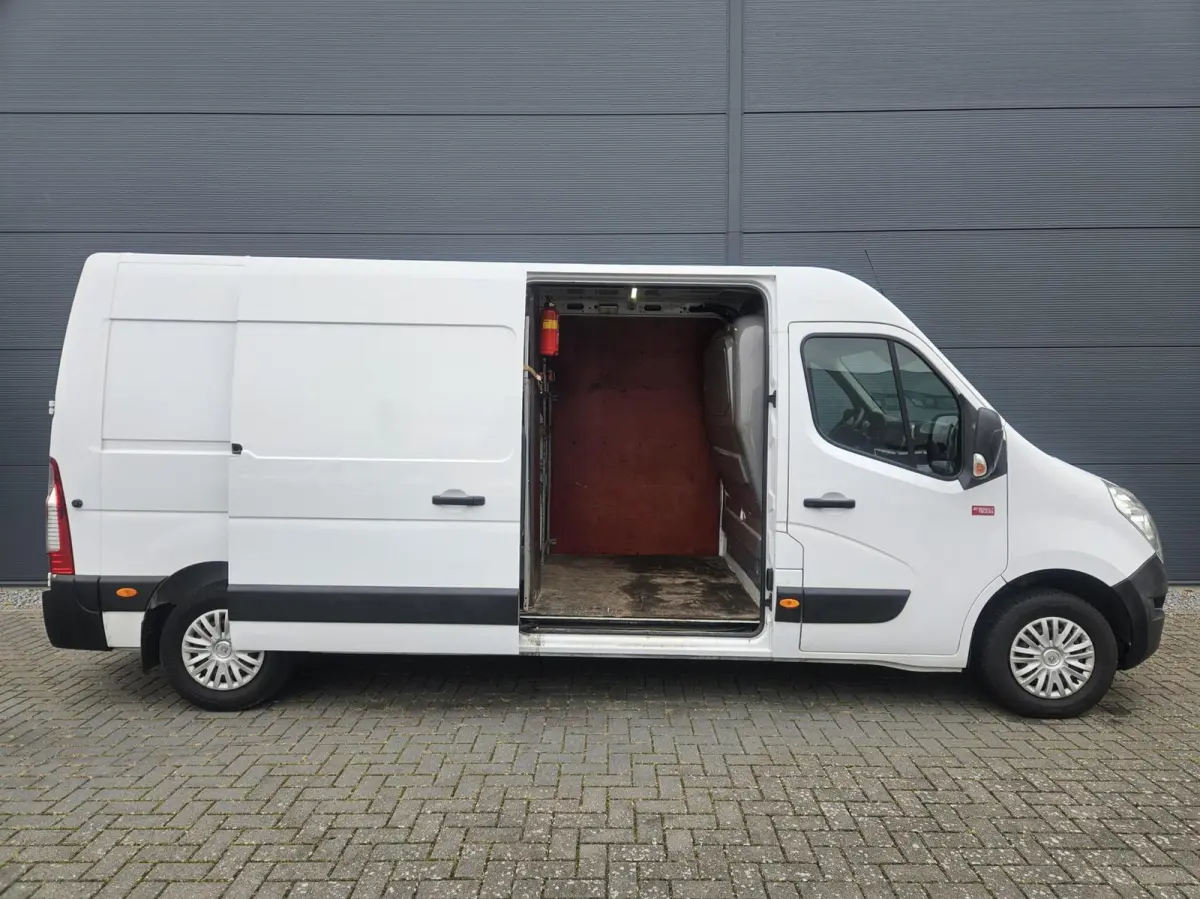2.3 dCi L3H2 Airco 145 PK Navi 3-zits Cruise