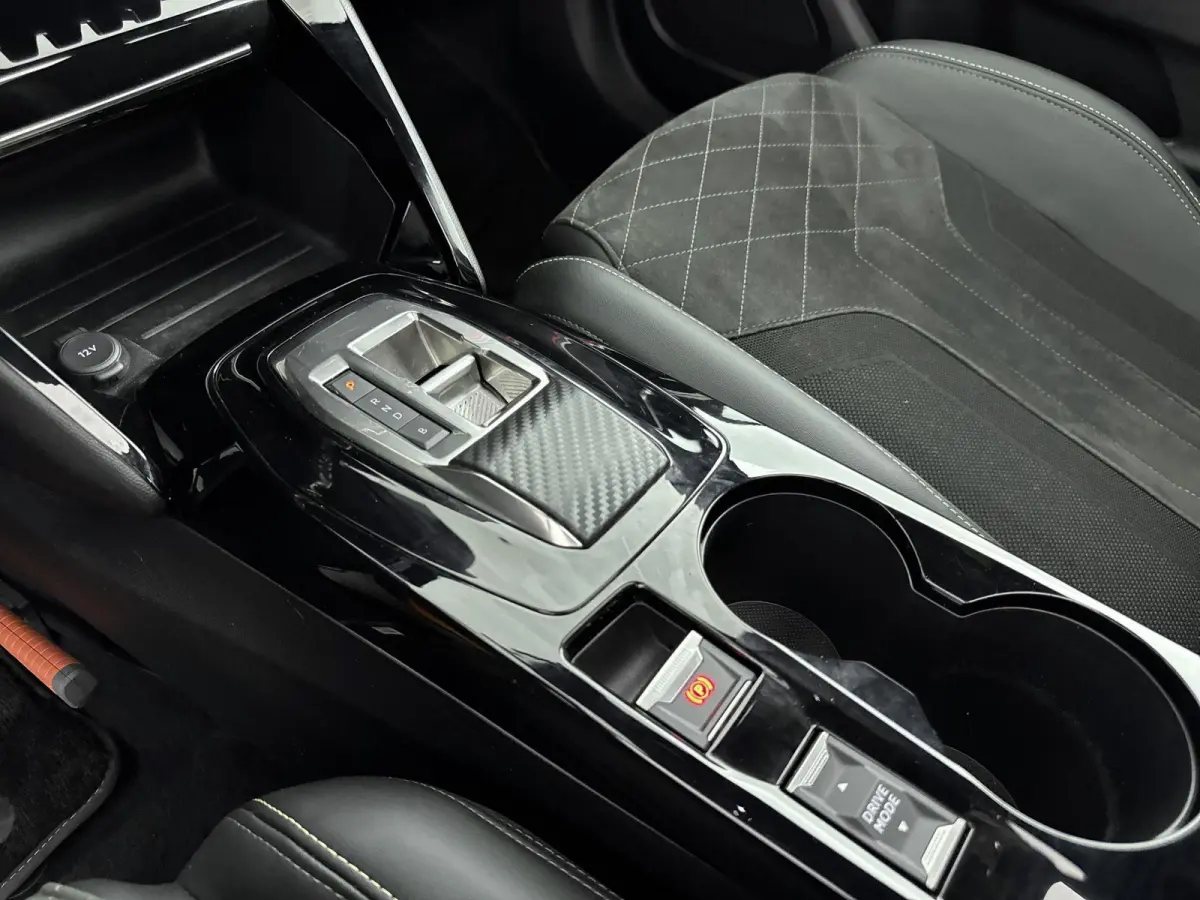 SUV EV GT Pack 50 kWh 136pk | ACCU 95% | Panorama/Schuifdak | Cruise Control Adaptief | Stoelverwarming | All Season Banden