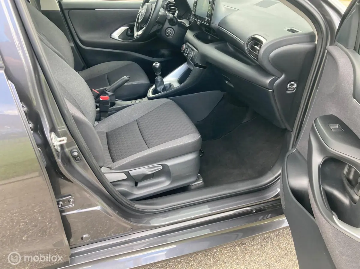 1.5 VVT-i Active 5 deurs airco camera carplay