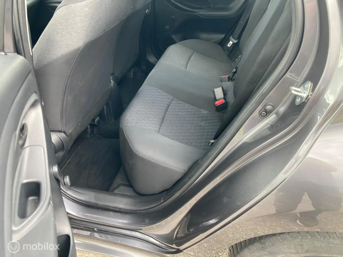 1.5 VVT-i Active 5 deurs airco camera carplay