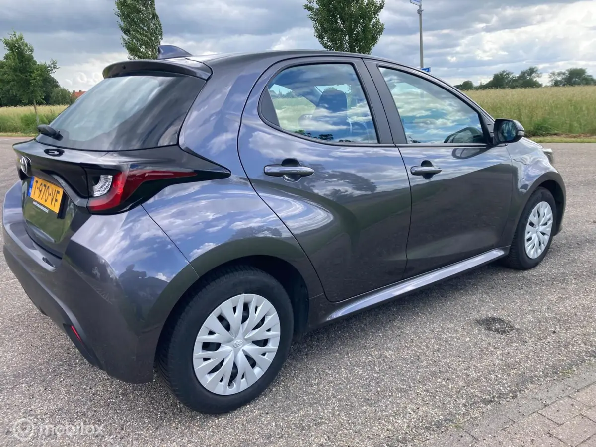 1.5 VVT-i Active 5 deurs airco camera carplay