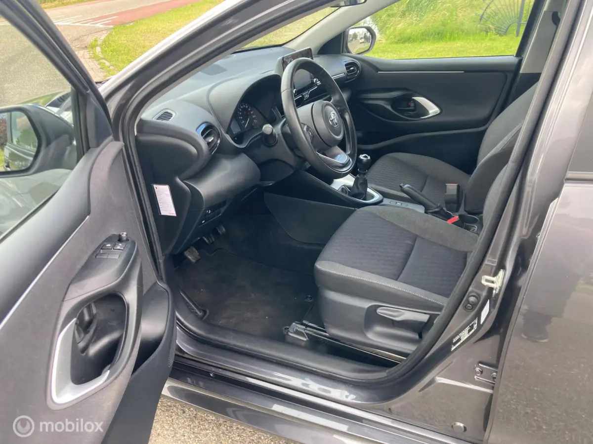 1.5 VVT-i Active 5 deurs airco camera carplay