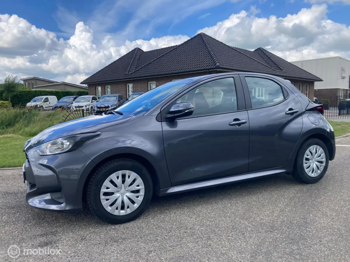 1.5 VVT-i Active 5 deurs airco camera carplay