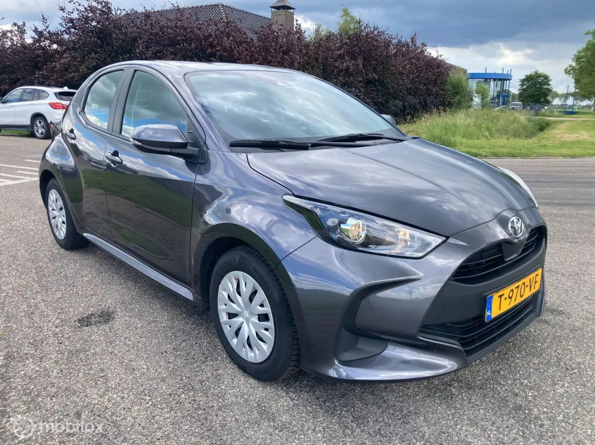 1.5 VVT-i Active 5 deurs airco camera carplay
