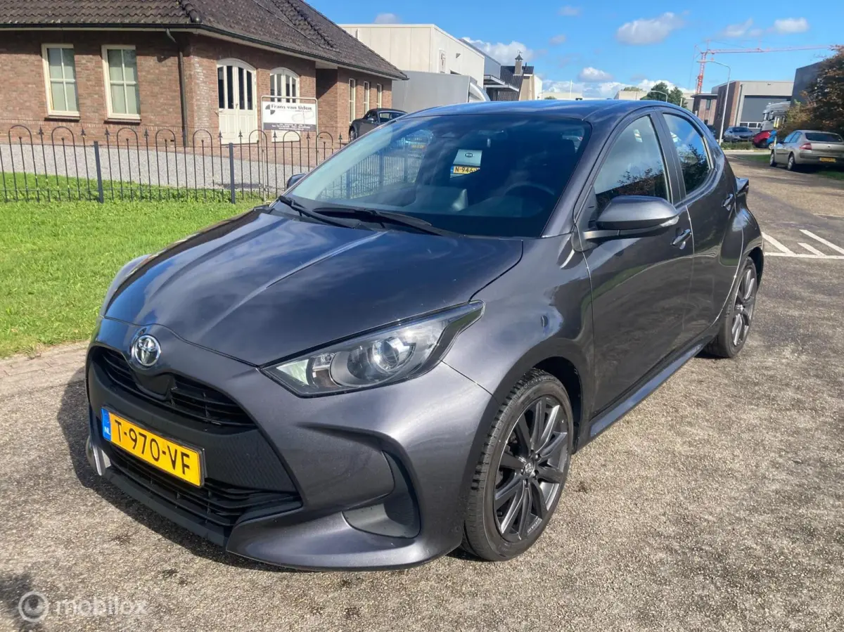 1.5 VVT-i Active 5 deurs airco camera carplay