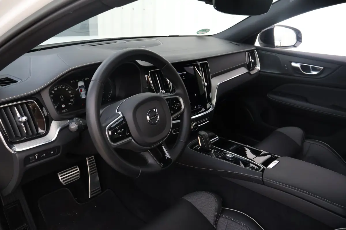 2.0 T6 Plug-in hybrid AWD Plus Dark | Long Range | VolvoSelekt! | R-Design