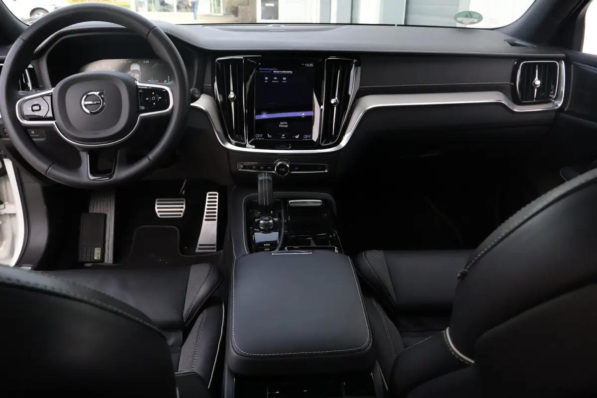 2.0 T6 Plug-in hybrid AWD Plus Dark | Long Range | VolvoSelekt! | R-Design