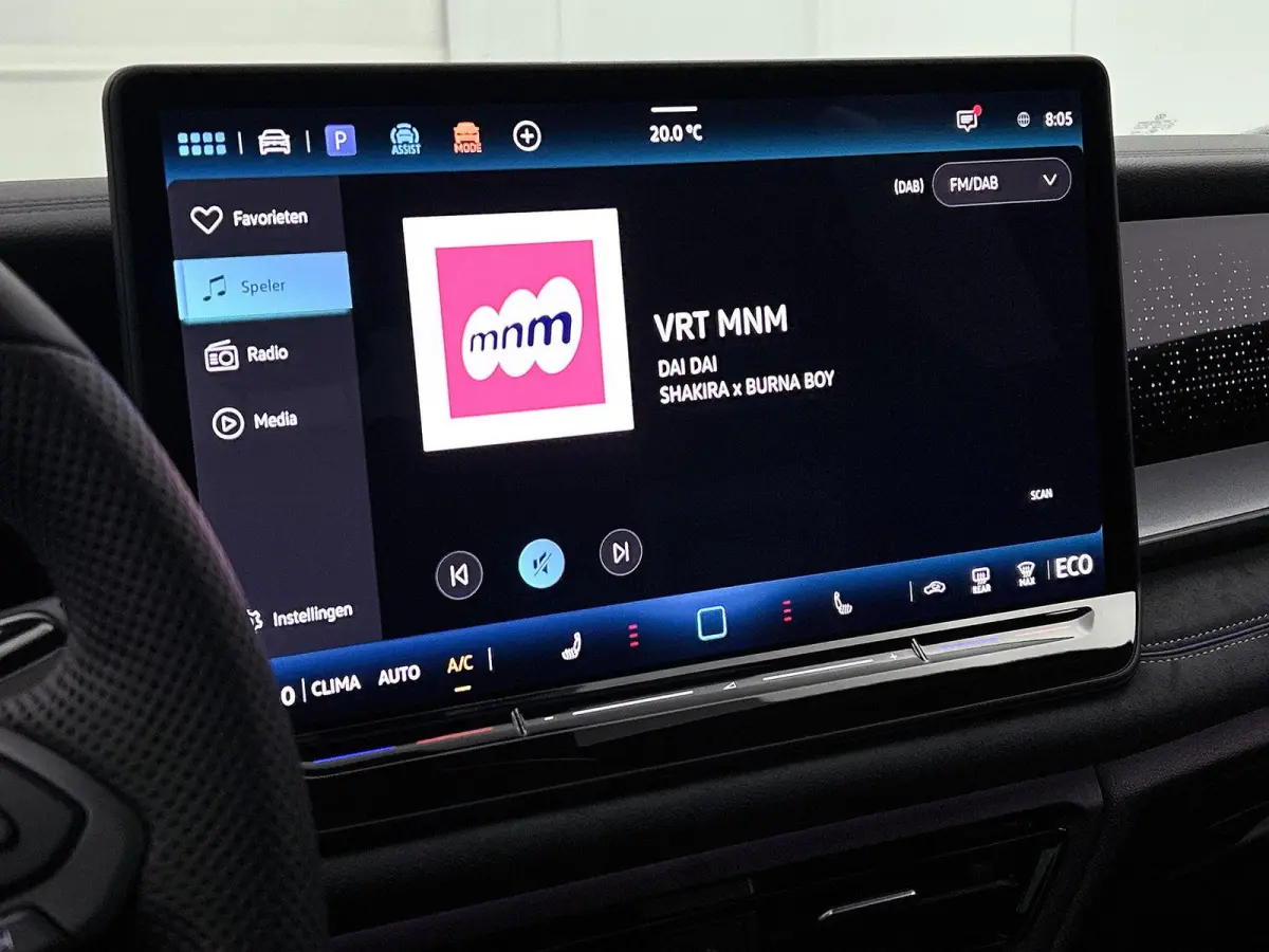 1.5 eHybrid R-Line Edition 204 PK | Automaat | Panoramaschuif-kanteldak | Trekhaak inklapbaar | 360 graden camera | Head-updisplay | IQ.LIGHT | Climatronic | Voorstoelen met massagefunctie |
