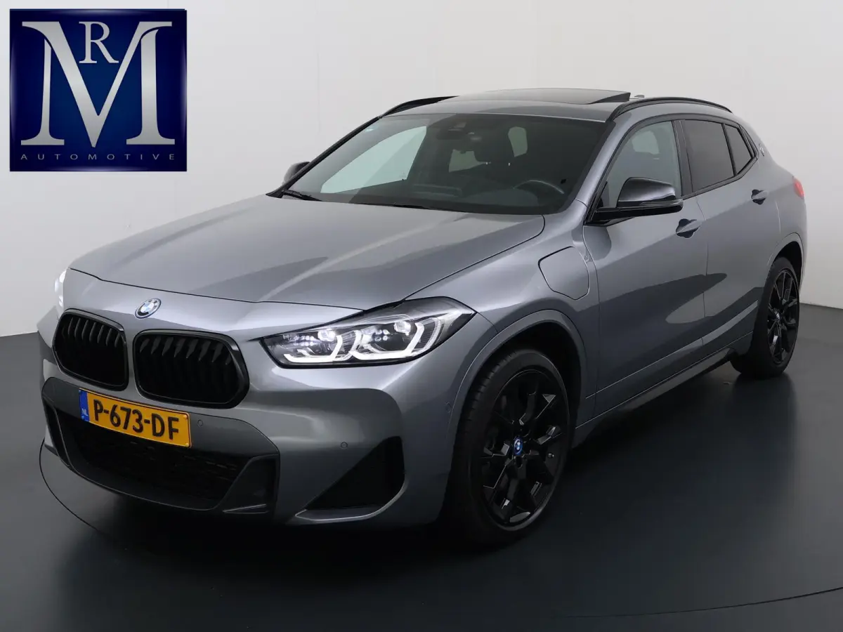 xDrive25e M SPORT Business Edition Plus BOMVOL | PHEV| PANO| NAP| STOEL + STUURVERWARMING| COMFORT ACCESS| ELEK. ACHTERKLEP| AFNEEMBARE TREKHAAK| HUD| ACHTERUITRIJCAMERA| APPLE CARPLAY