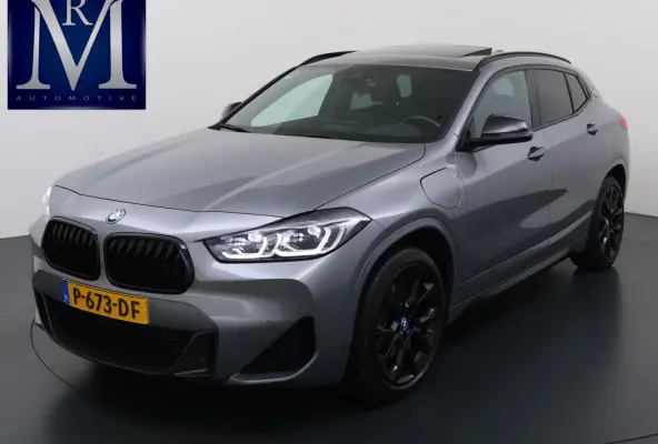 xDrive25e M SPORT Business Edition Plus | SOH: 80% | BOMVOL | PHEV| PANO| NAP| STOEL + STUURVERWARMING| COMFORT ACCESS| ELEK. ACHTERKLEP| AFNEEMBARE TREKHAAK| HUD| ACHTERUITRIJCAMERA| APPLE 