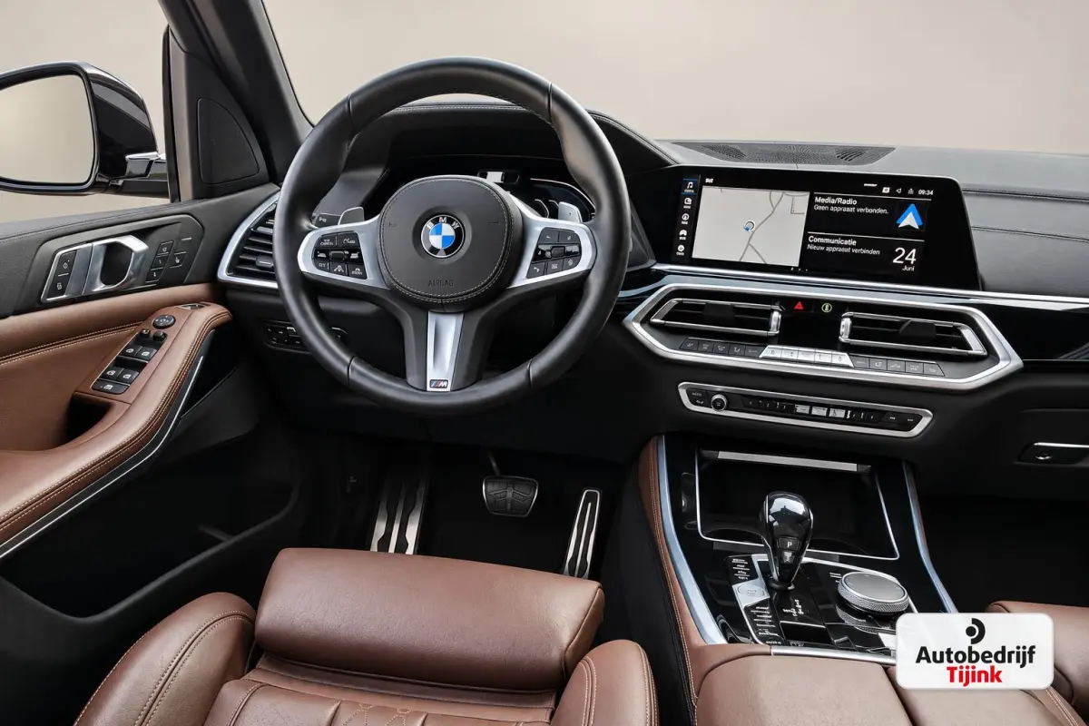 xDrive45e High Executive M-Sport | Luchtvering |  Elek. trekhaak | Safety pack | Achterasbesturing | HUD | M aerodynamica | Leder |