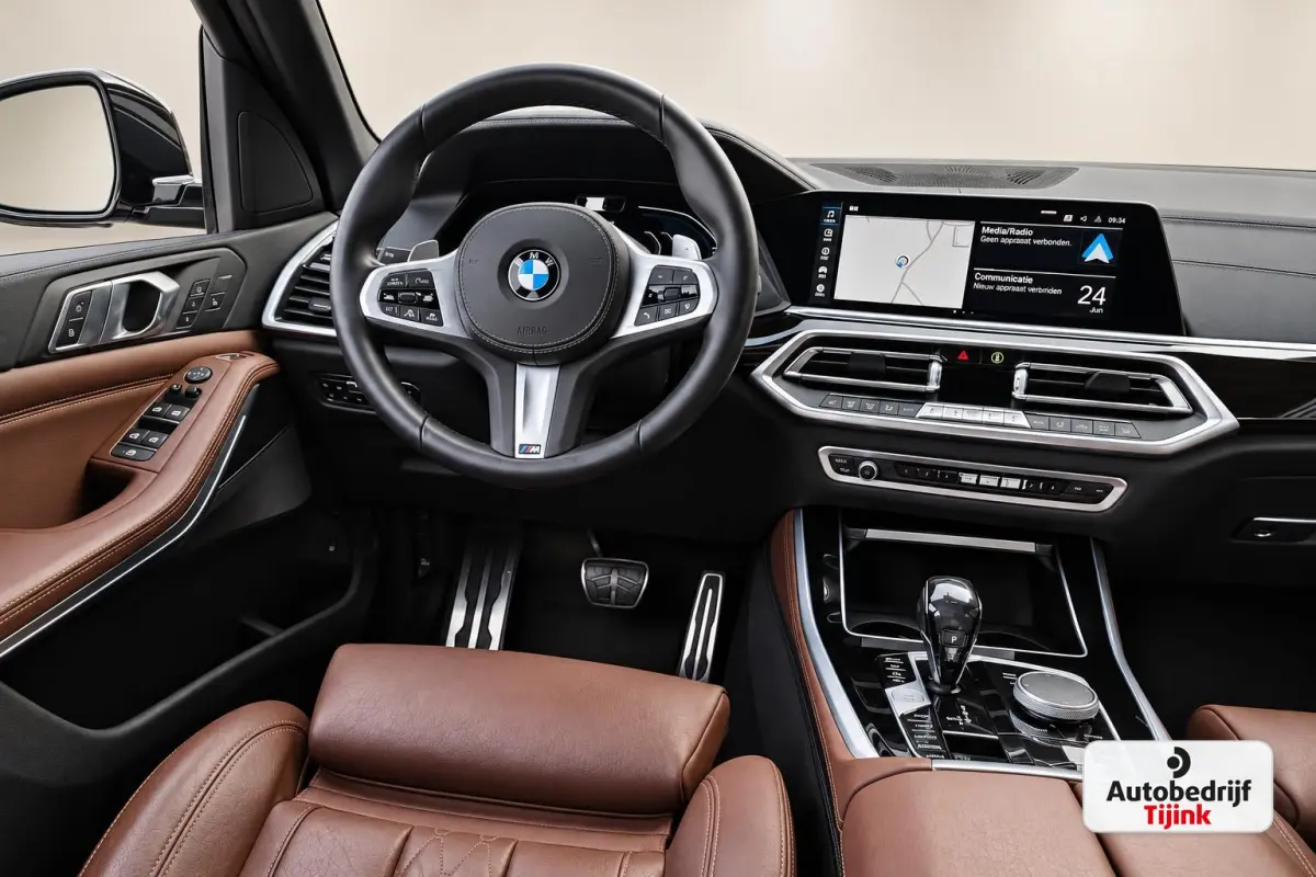 xDrive45e High Executive M-Sport | Luchtvering |  Elek. trekhaak | Safety pack | Achterasbesturing | HUD | M aerodynamica | Leder |