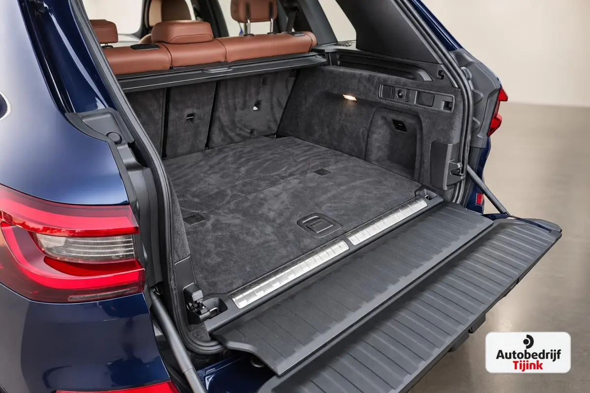 xDrive45e High Executive M-Sport | Luchtvering |  Elek. trekhaak | Safety pack | Achterasbesturing | HUD | M aerodynamica | Leder |
