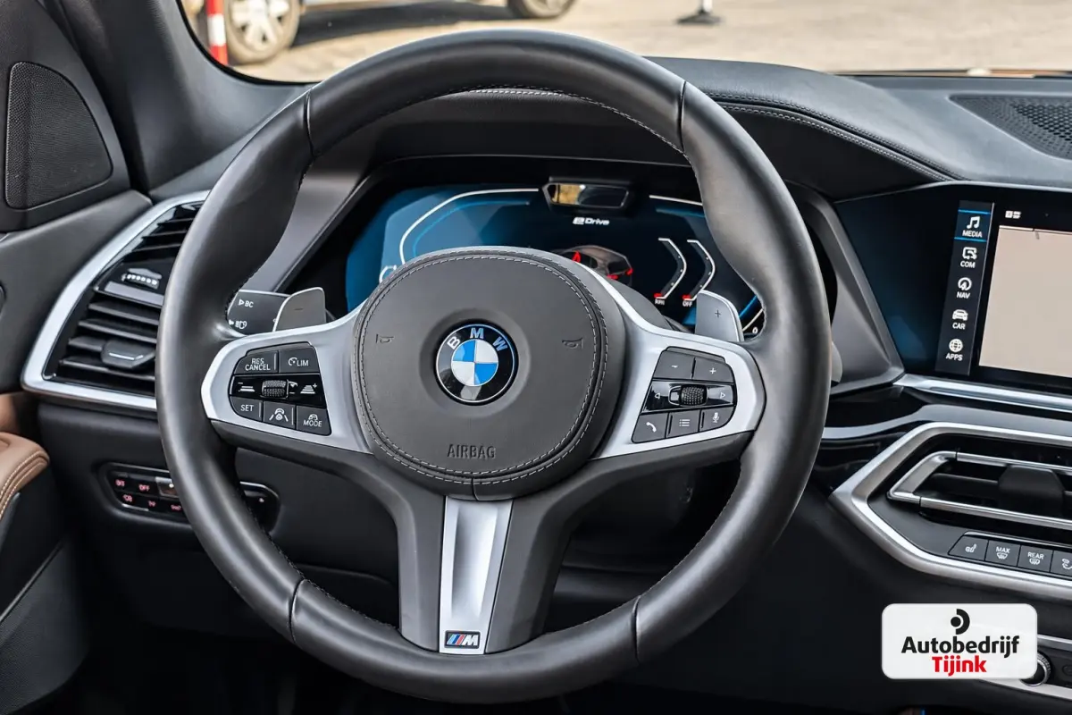 xDrive45e High Executive M-Sport | Luchtvering |  Elek. trekhaak | Safety pack | Achterasbesturing | HUD | M aerodynamica | Leder |
