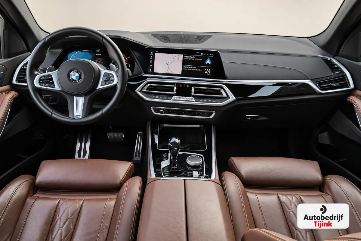 xDrive45e High Executive M-Sport | Luchtvering |  Elek. trekhaak | Safety pack | Achterasbesturing | HUD | M aerodynamica | Leder |