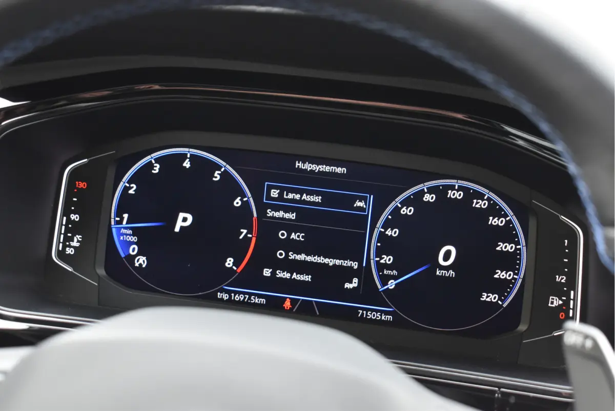 2.0 TSI 4Motion R Facelift Pano Navi Camera Keyless Beats 19 Inch