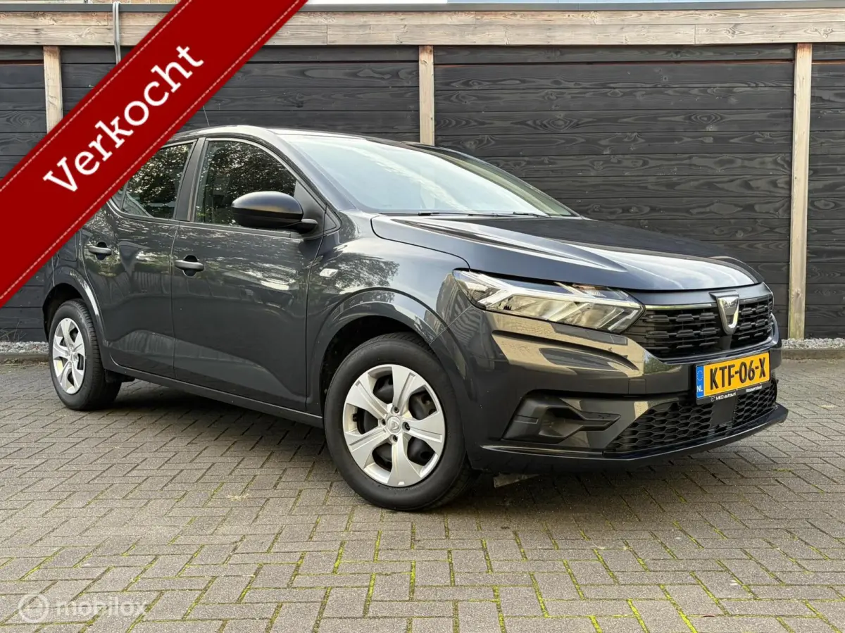 1.0 Essential Airco / CV afstandsbediend / 11.976 KM NAP 1e eigenaar!!!!