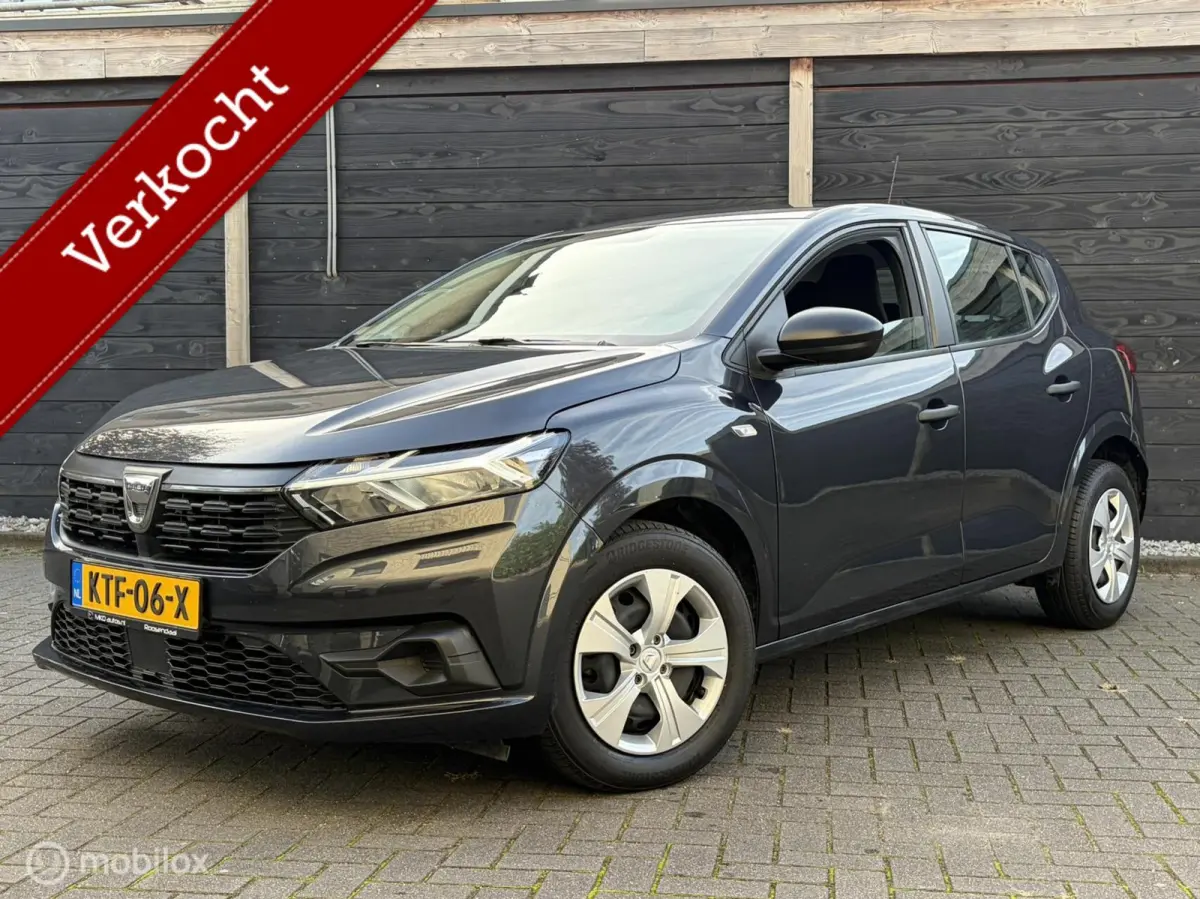 1.0 Essential Airco / CV afstandsbediend / 11.976 KM NAP 1e eigenaar!!!!