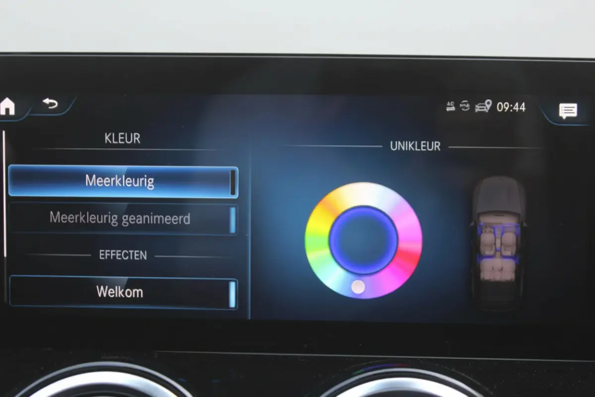 250 Luxury Line 7-PER 67 kWh PANORAMADAK LEDER DISTRONIC SFEER CAMERA KEY-LESS GO