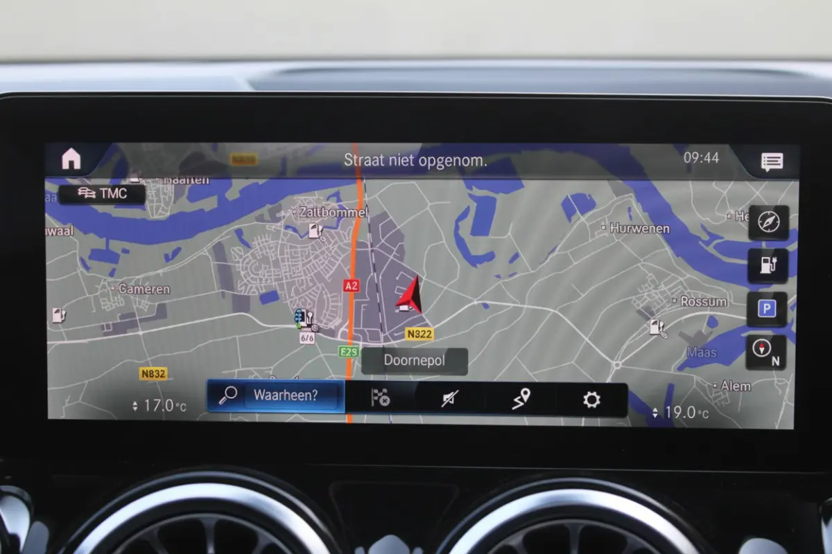 250 Luxury Line 7-PER 67 kWh PANORAMADAK LEDER DISTRONIC SFEER CAMERA KEY-LESS GO