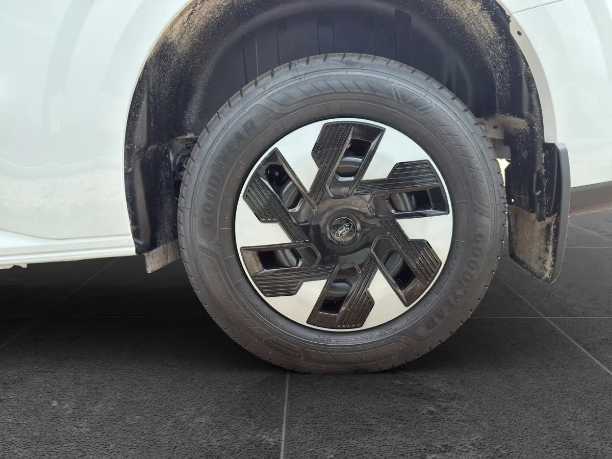 Transit E-Custom Trend 136pk L1 RWD | Nieuw | Ford Protect 2 + 3 garantie | 2.300 kg Trekgewicht | Elektrisch |