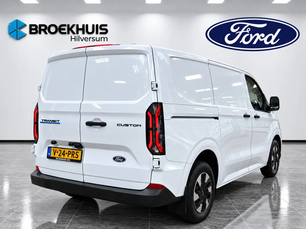 Transit E-Custom Trend 136pk L1 RWD | Nieuw | Ford Protect 2 + 3 garantie | 2.300 kg Trekgewicht | Elektrisch |