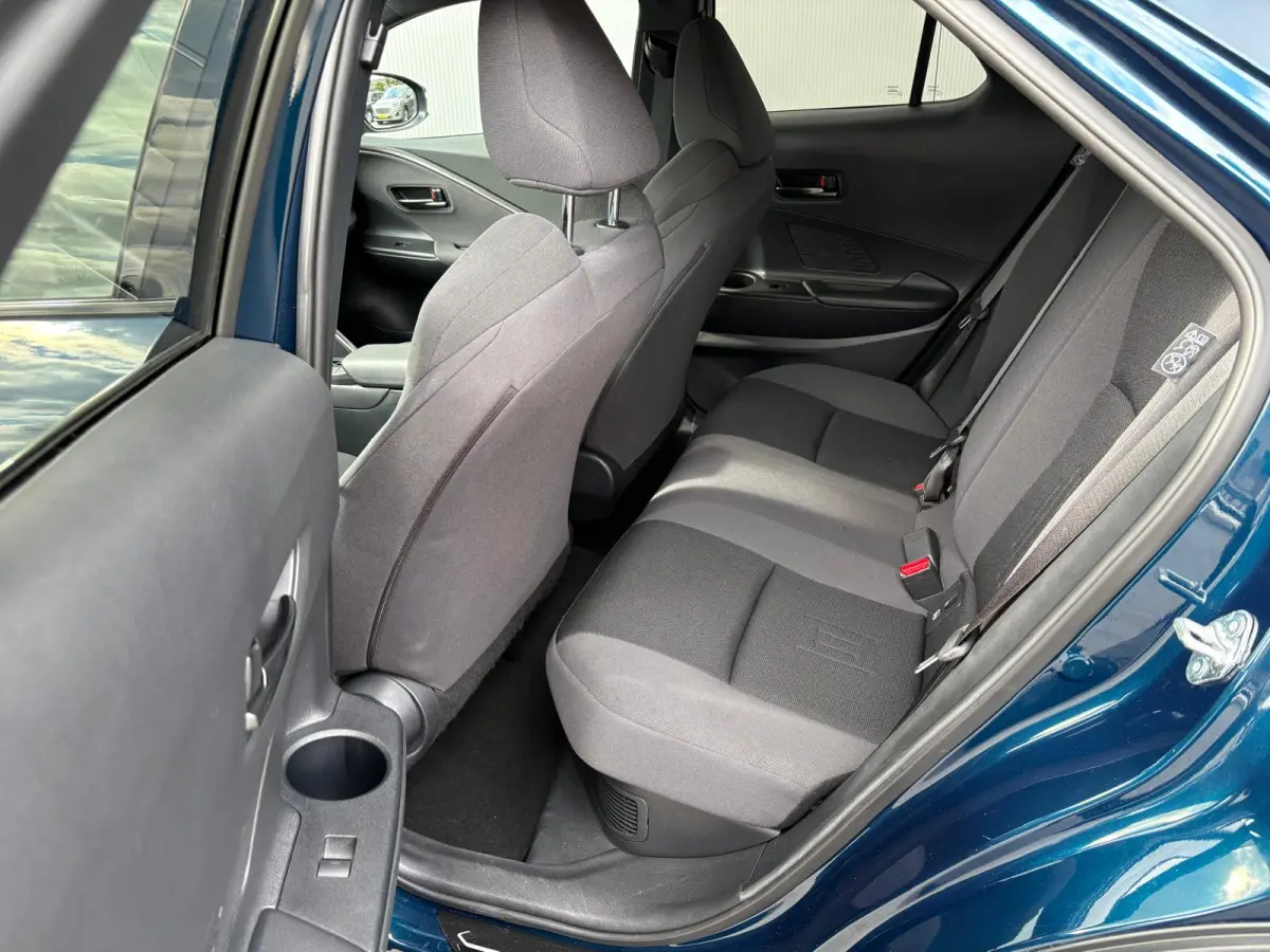 1.8 Hybrid 140PK First Edition Bi-Tone/Winter-pack/Gr.-navigatie/Elektr.klep/Camera/Adapt.-cruise
