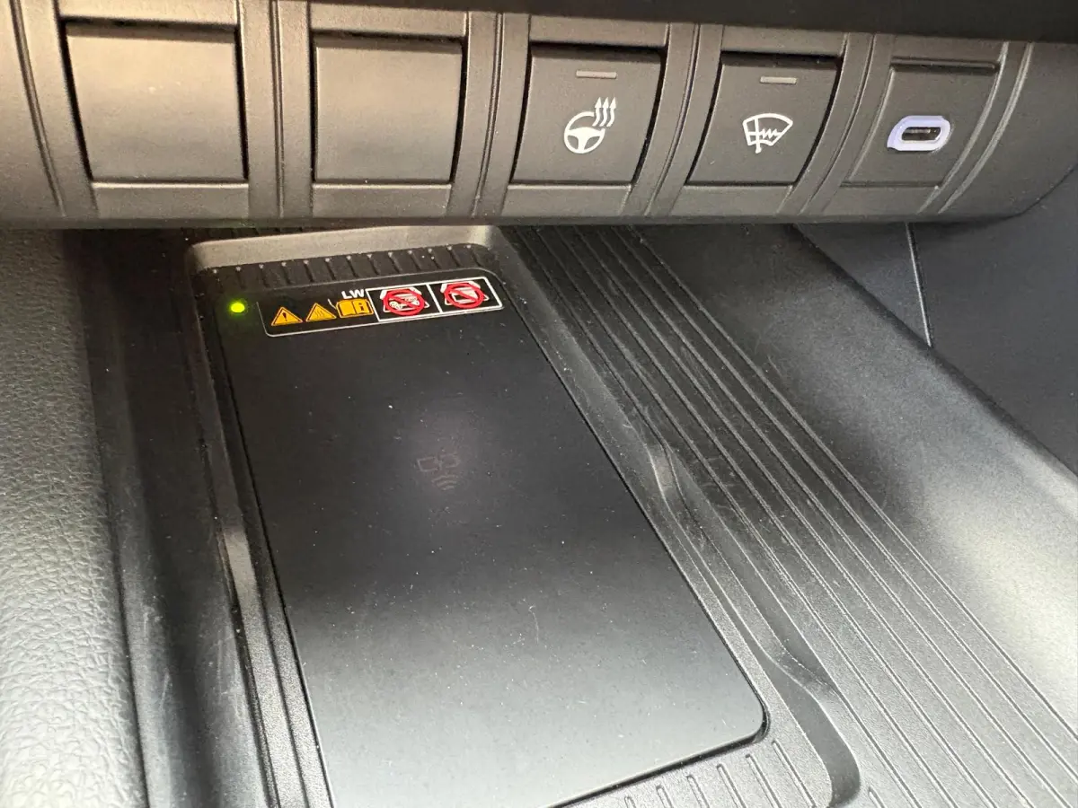 1.8 Hybrid 140PK First Edition Bi-Tone/Winter-pack/Gr.-navigatie/Elektr.klep/Camera/Adapt.-cruise
