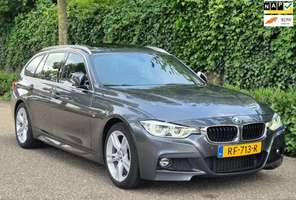 320i M Sport High Ex Panorama A CarPlay Keyless Virtual dash Camera Touring