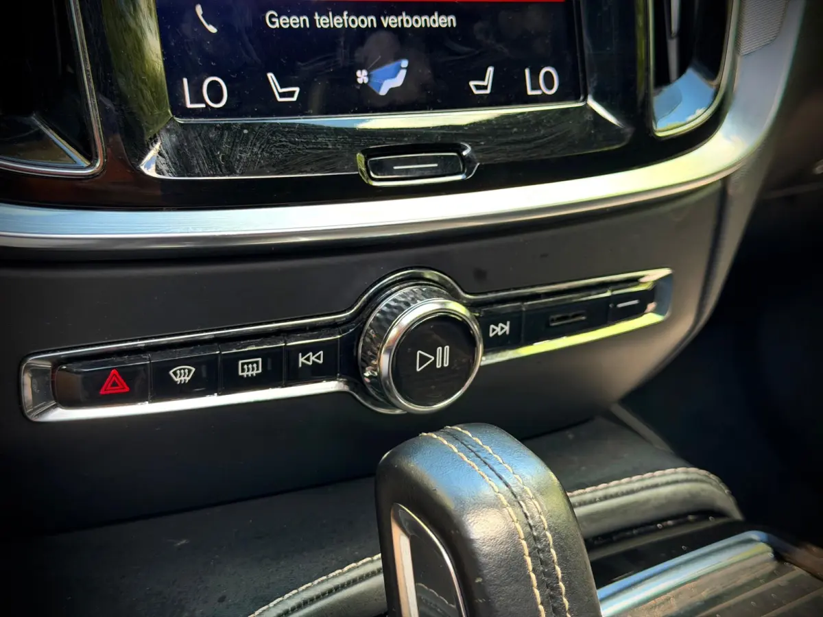 2.0 T8 AWD Polestar Engineered | PANO | LEER | LED | CARPLAY |