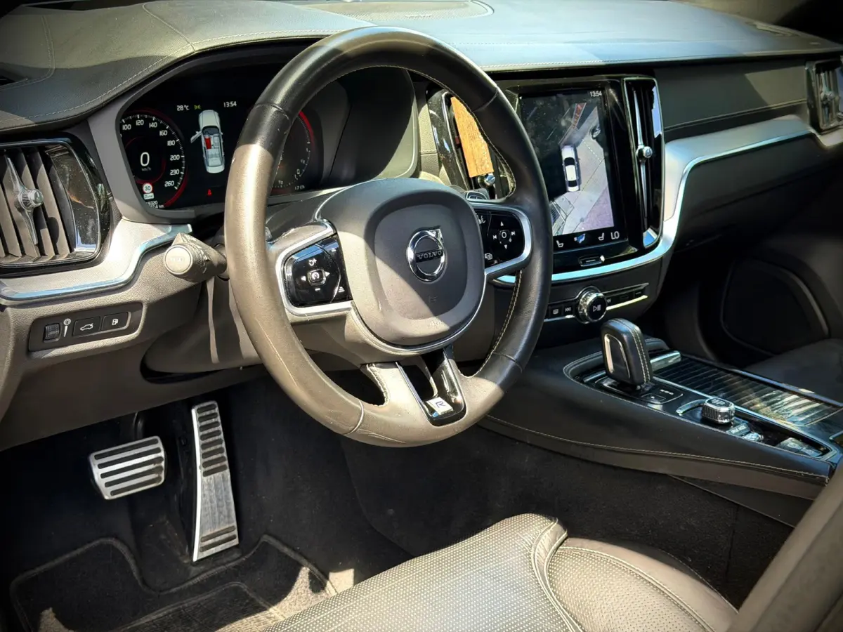 2.0 T8 AWD Polestar Engineered | PANO | LEER | LED | CARPLAY |